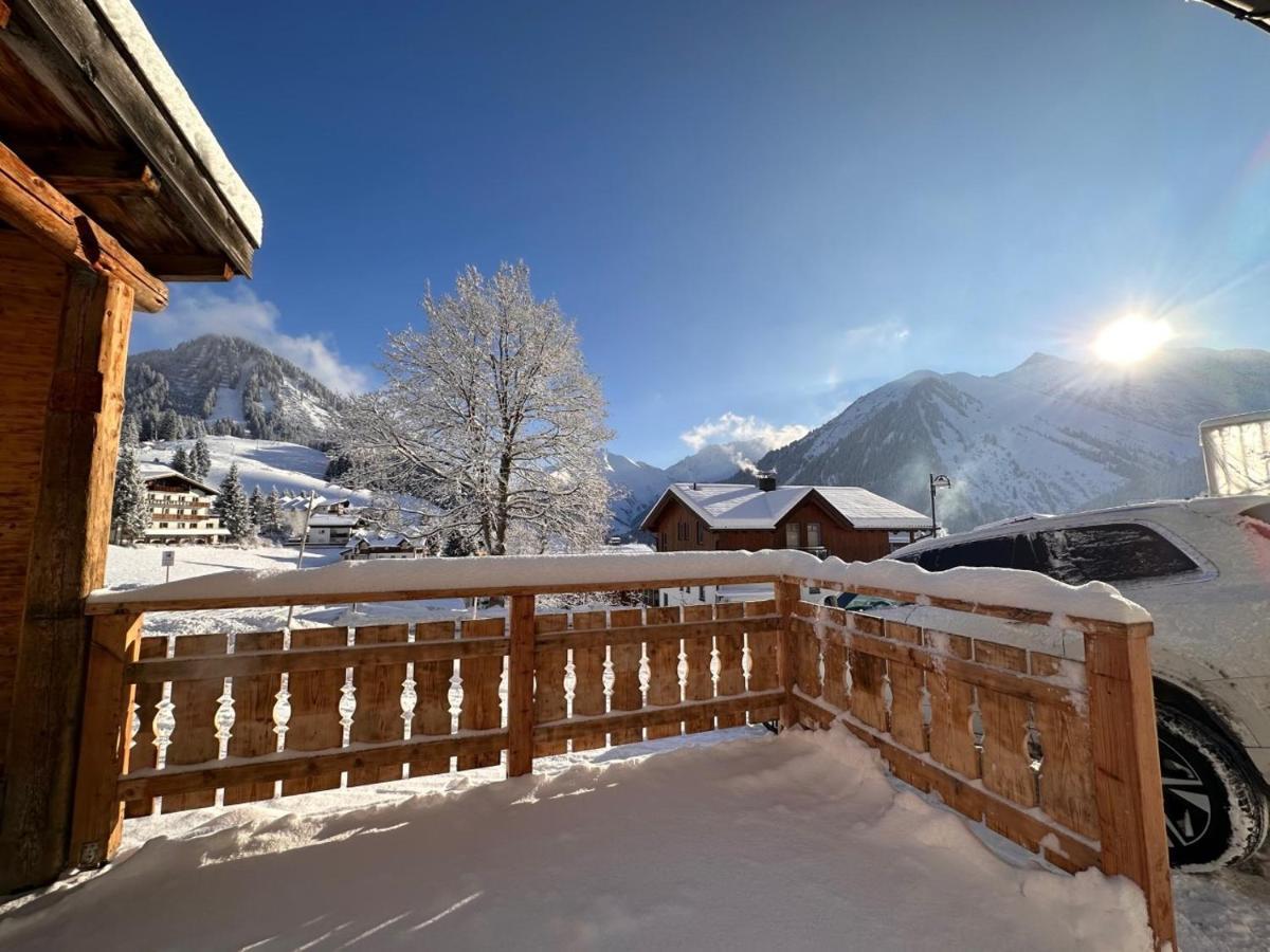 Chalet Schwarz Berwang Bagian luar foto