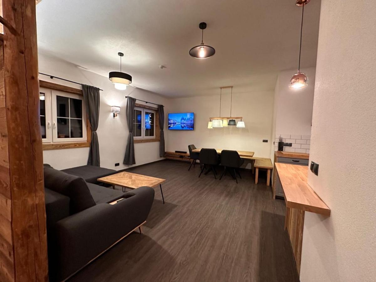 Chalet Schwarz Berwang Bagian luar foto