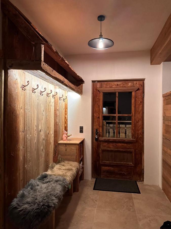 Chalet Schwarz Berwang Bagian luar foto