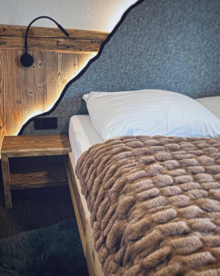 Chalet Schwarz Berwang Bagian luar foto