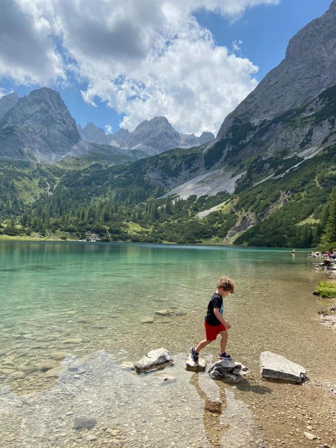 Chalet Schwarz Berwang Bagian luar foto