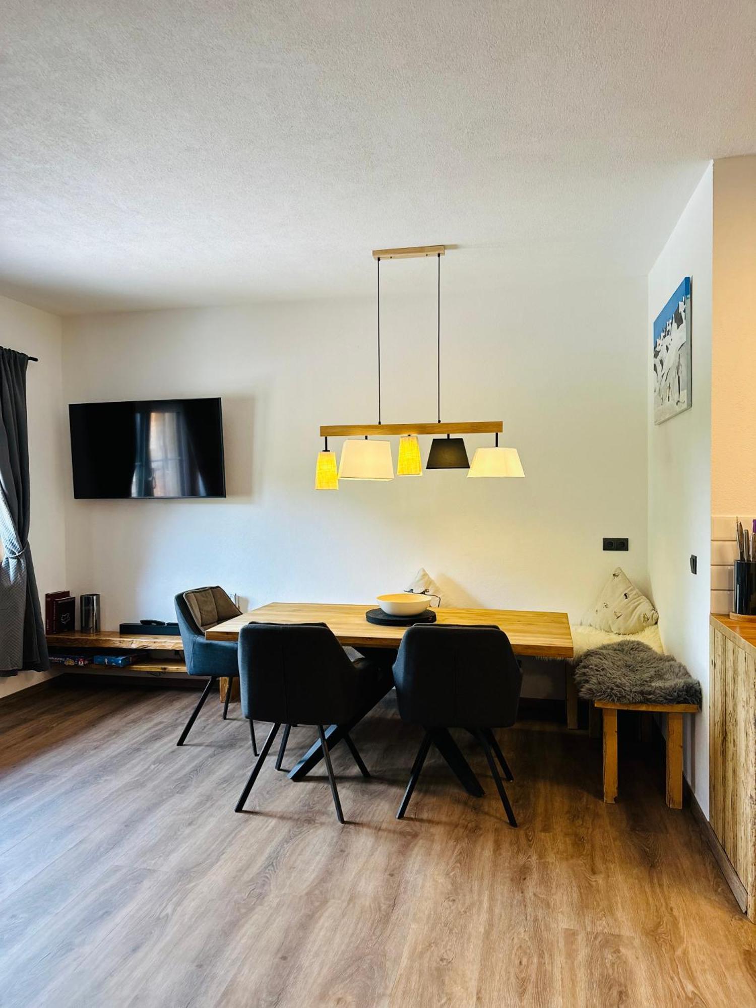 Chalet Schwarz Berwang Bagian luar foto
