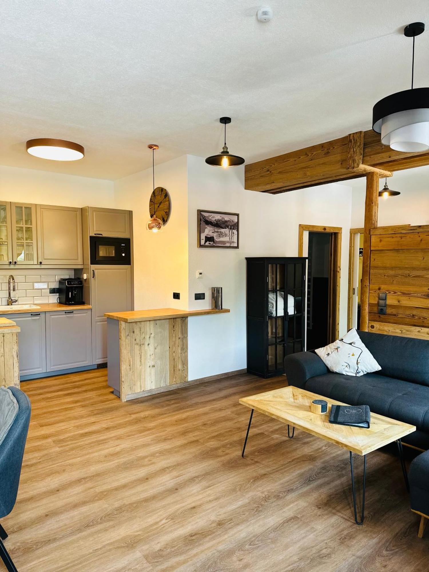 Chalet Schwarz Berwang Bagian luar foto